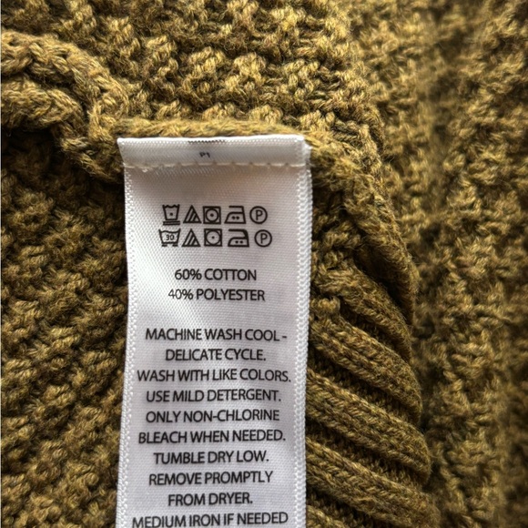 Max studio olive green cardigan size M - Picture 3 of 3